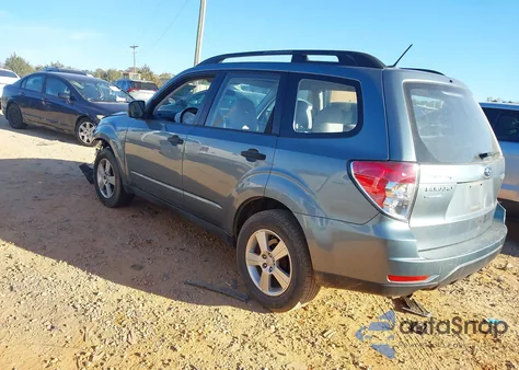 2013 Subaru Forester 2.5X из США, поврежденный, VIN JF2SHABC2DH425498